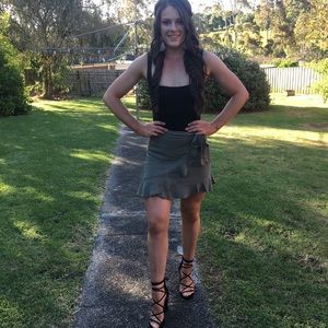 Meet your Posher, Kadia